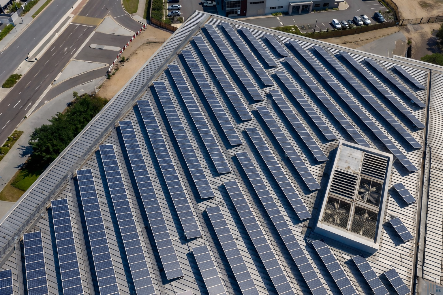 Commercial rooftop solar installations in Italy and Germany